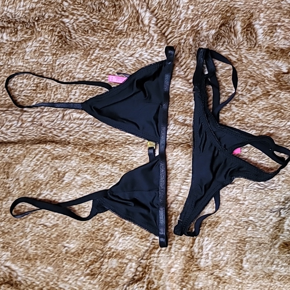 Bra w/crotchless panties